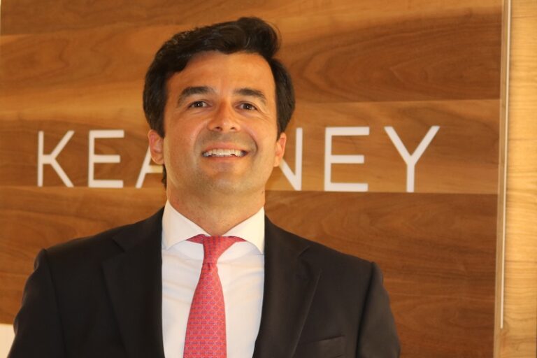 Filipe Rombert, responsable del área de Telecom para España y Portugal de Kearney.
