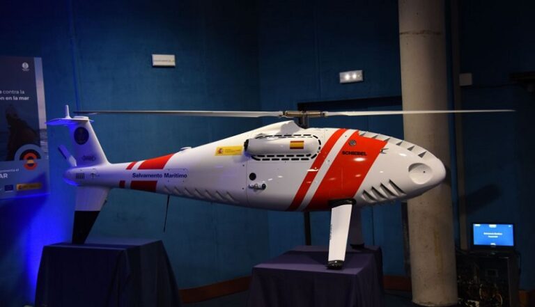 Helicópteros no tripulados Camcopter S-100 de Schiebel, parte del Proyecto iSAR.