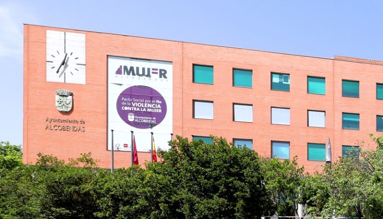 Fachada del Ayuntamiento de Alcobendas.