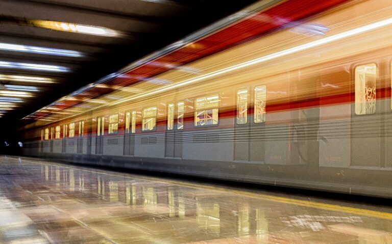 Imagen de una estación de metro.