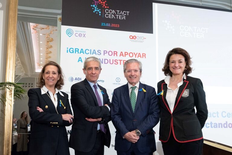 Representantes de las asociaciones AEERC y CEX, organizadoras del II Congreso Contact Center.