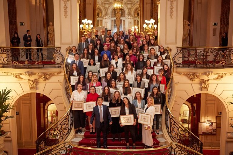 Huawei entrega sus becas TIC a 50 mujeres estudiantes.