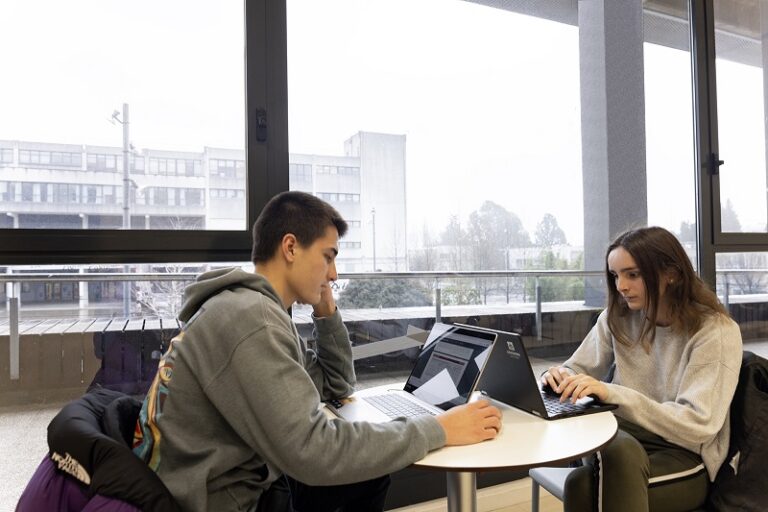 1,3 millones de euros para optimizar la Wi-Fi de la Universidad del País Vasco.