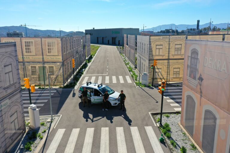 5GVEC: proyecto de conducción conectada en España.