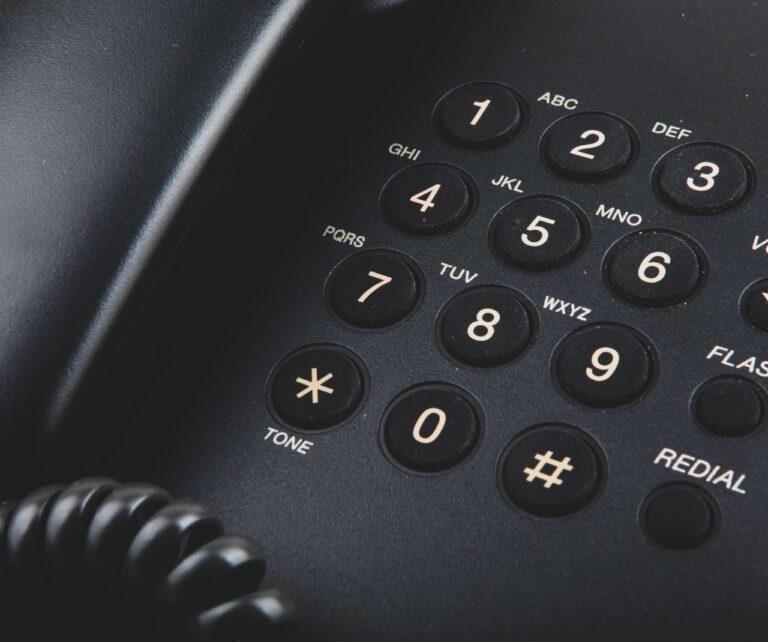 La CNMC plantea bajar el precio máximo por minuto en los números 118.