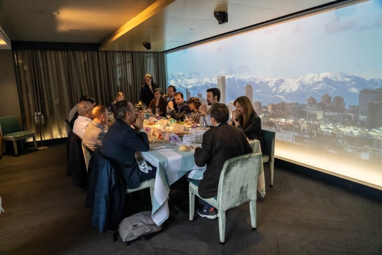 Mesa de trabajo sobre el reto de las redes en las organizaciones realizada con Extreme Networks.