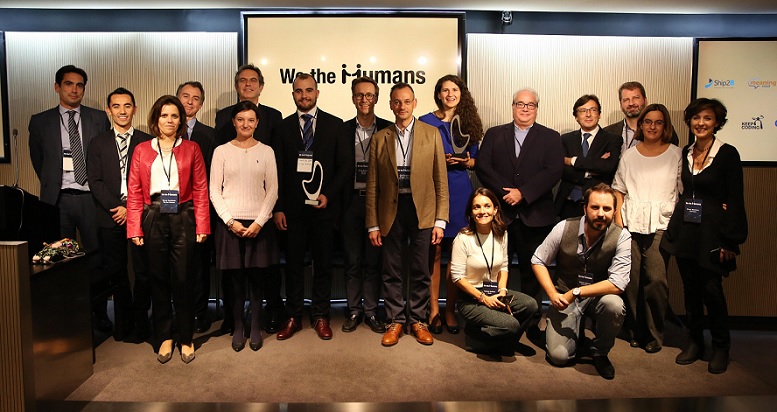 Los premiados junto con los ponentes participantes a este I Encuentro de Ética e IA de We The Humans